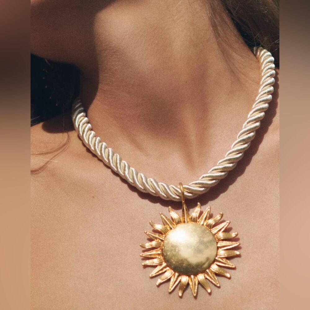 Nwt- Zara- corded sun necklace